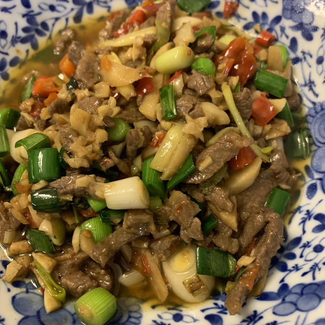 厨师长教你：“碎炒牛肉”的家常做法，开胃又下饭，先收藏起来