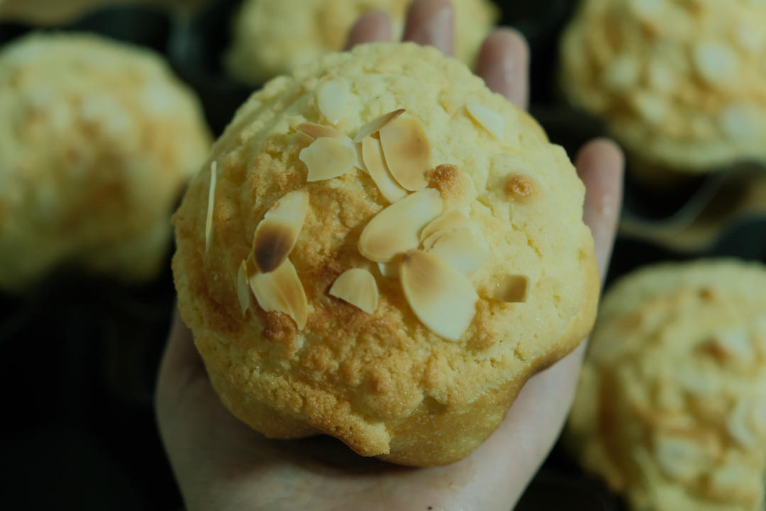 香香软软的杏仁核桃小包子