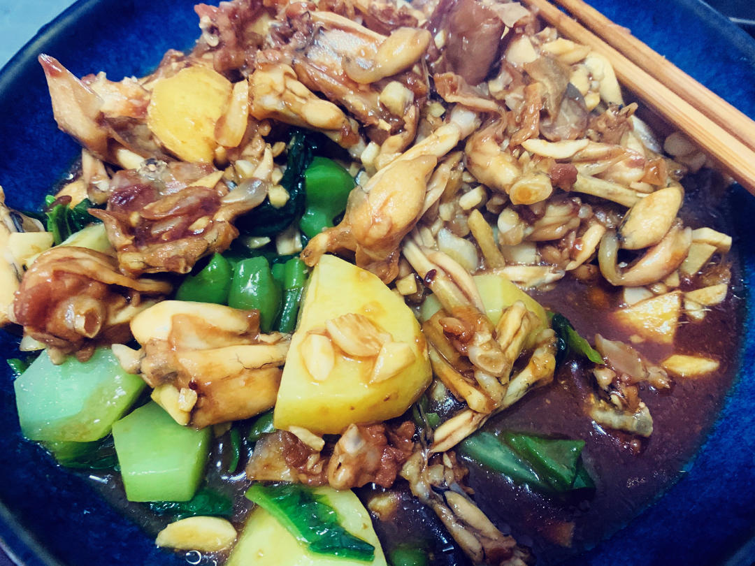 干锅牛蛙