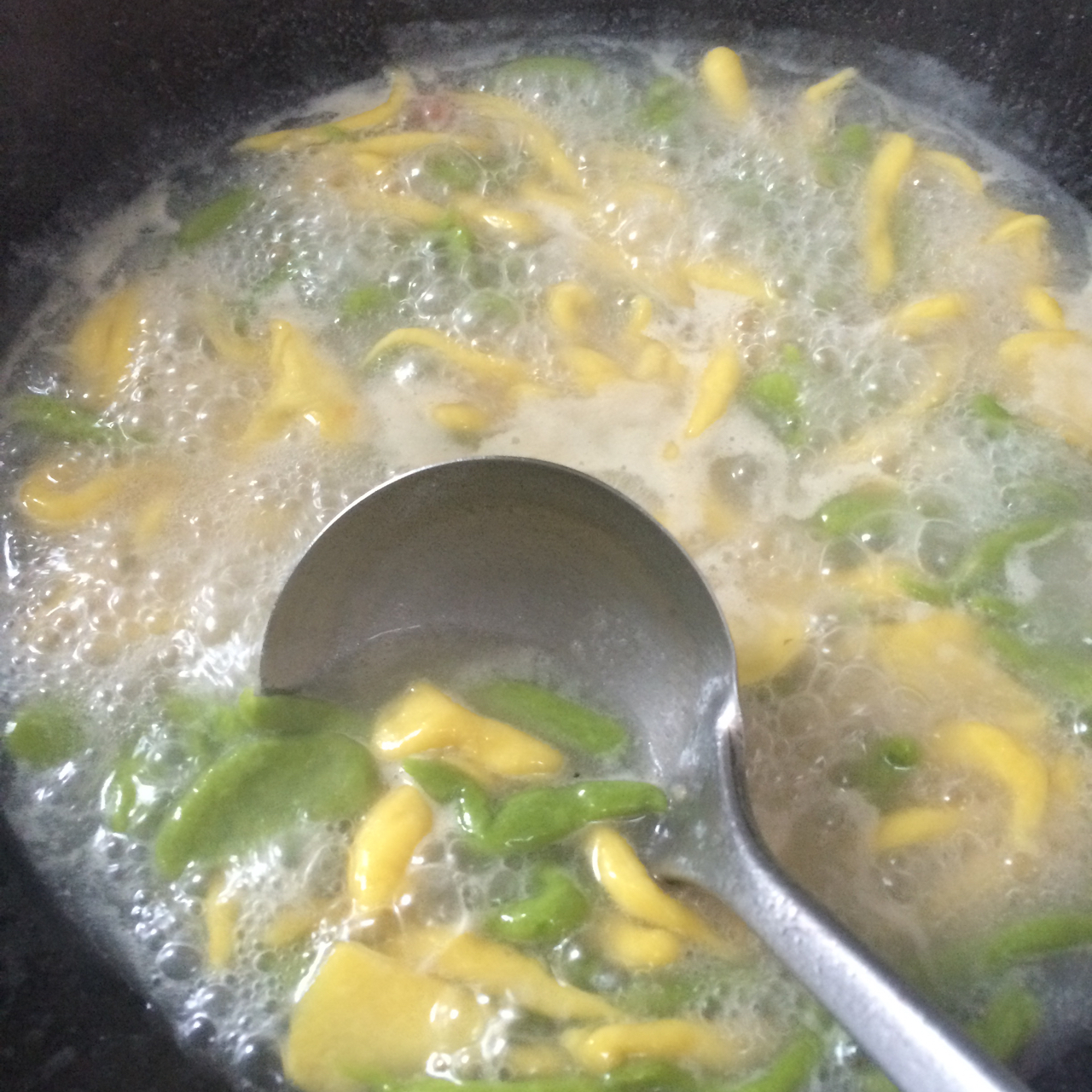 大儿童餐蔬菜面鱼儿