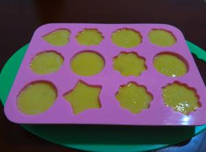 [夏日甜品]芒果果泥果冻（附取芒果肉的技巧）的做法 步骤12