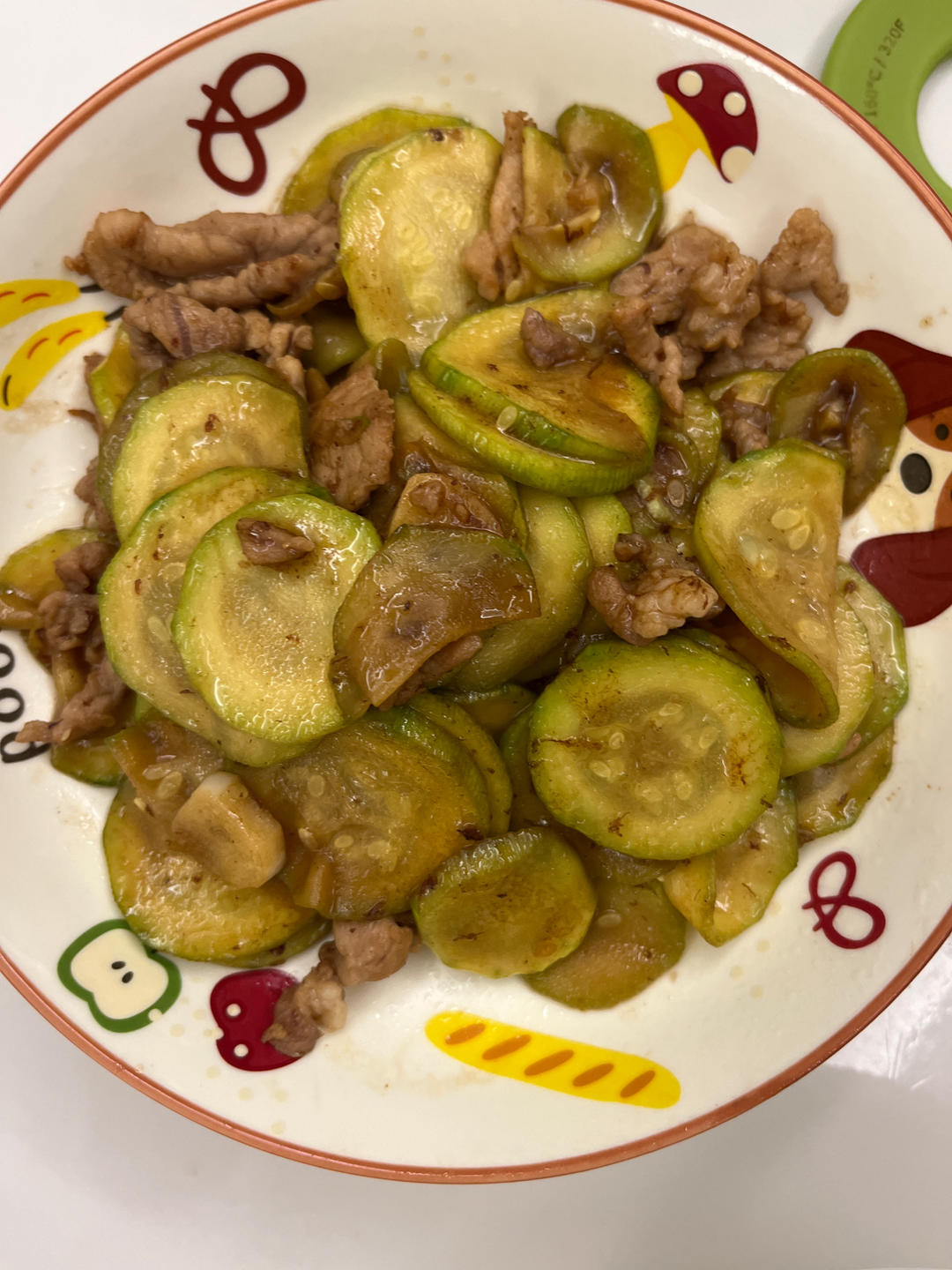 西葫芦炒肉，很适合减脂期的家常菜‼️