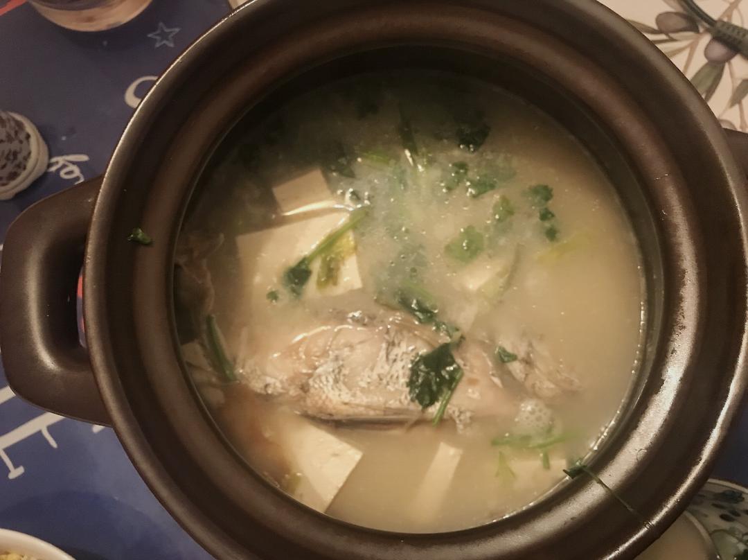 奶白鲫鱼汤