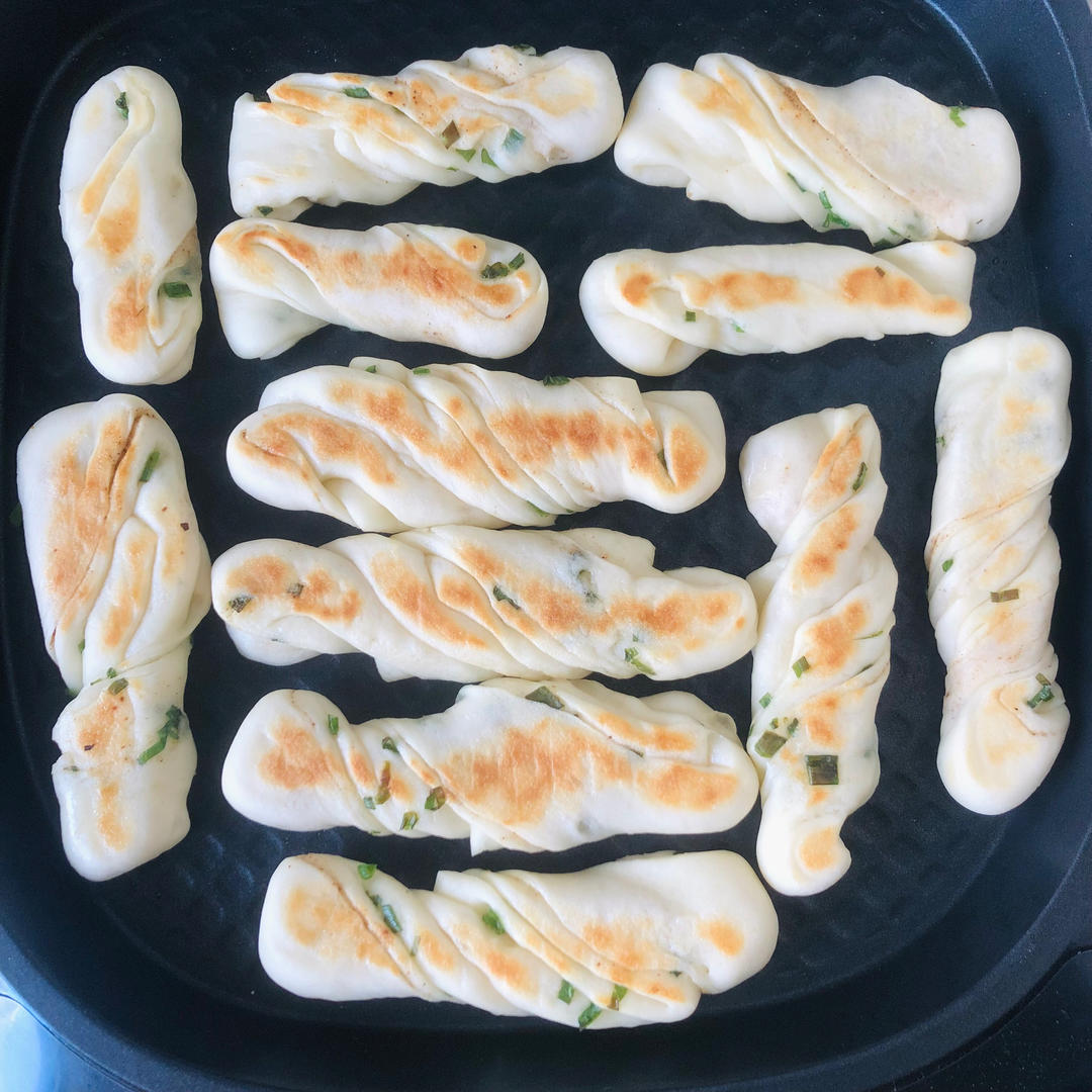 简单快手早餐美食~生煎小花卷