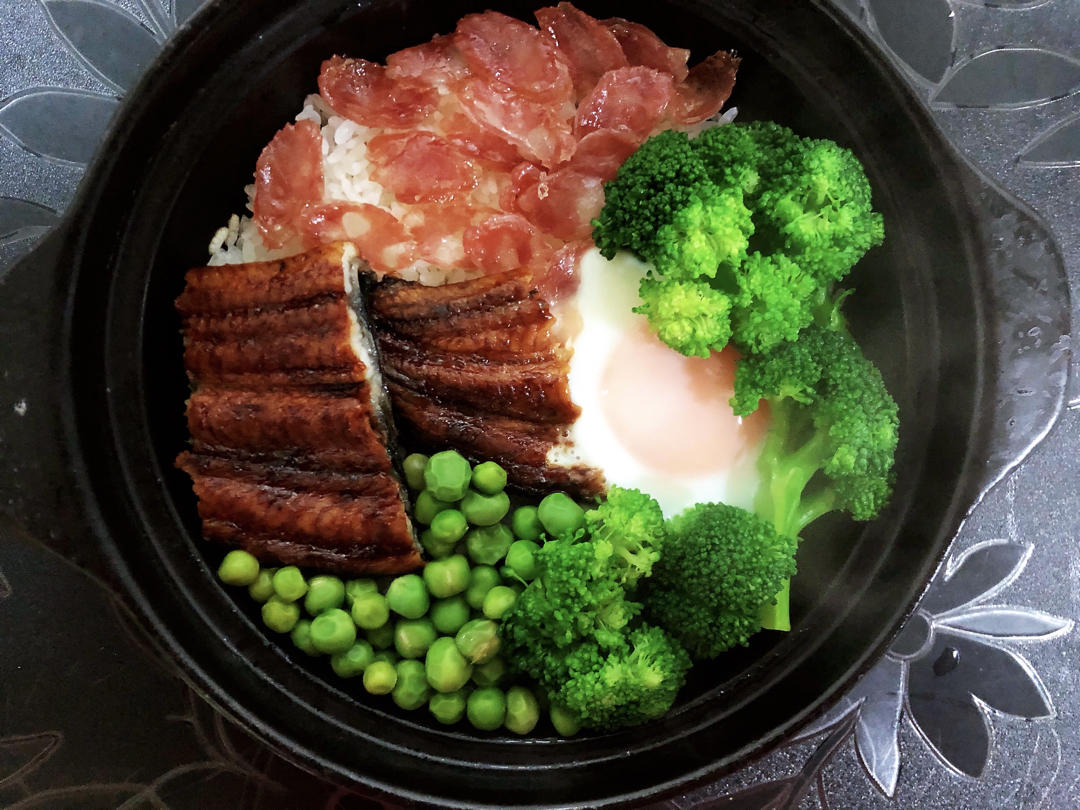 香肠煲仔饭