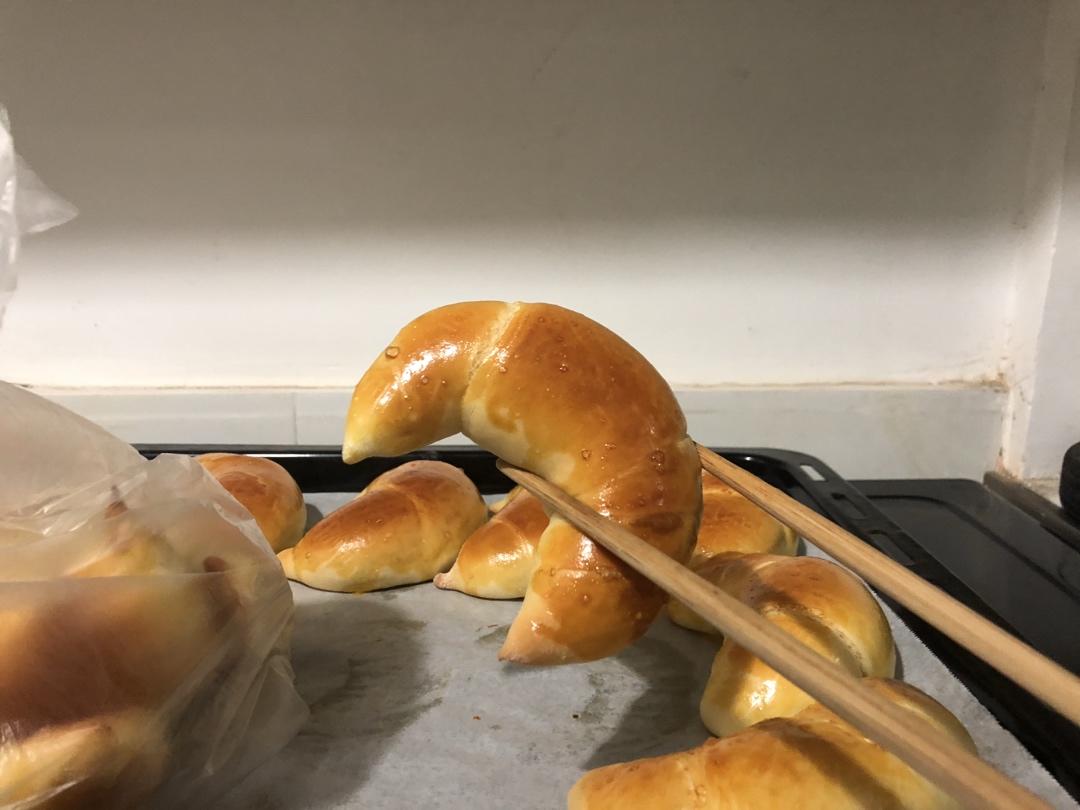 奶香浓郁易上手的鸡蛋鲜奶卷