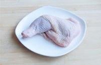 普洱茶卤鸡的做法 步骤3