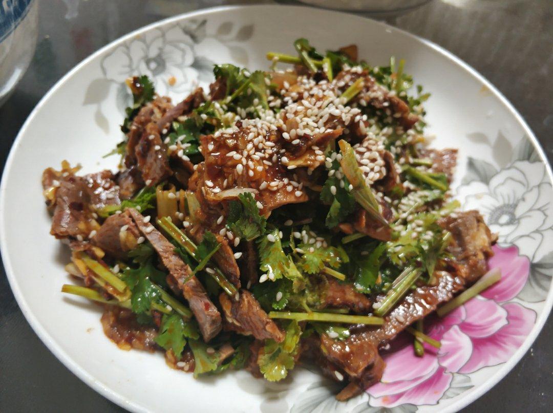 香菜拌牛肉