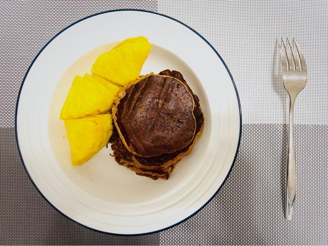 减脂餐【香蕉牛奶鸡蛋全麦煎饼】#无油无糖，全麦粉，平底锅】