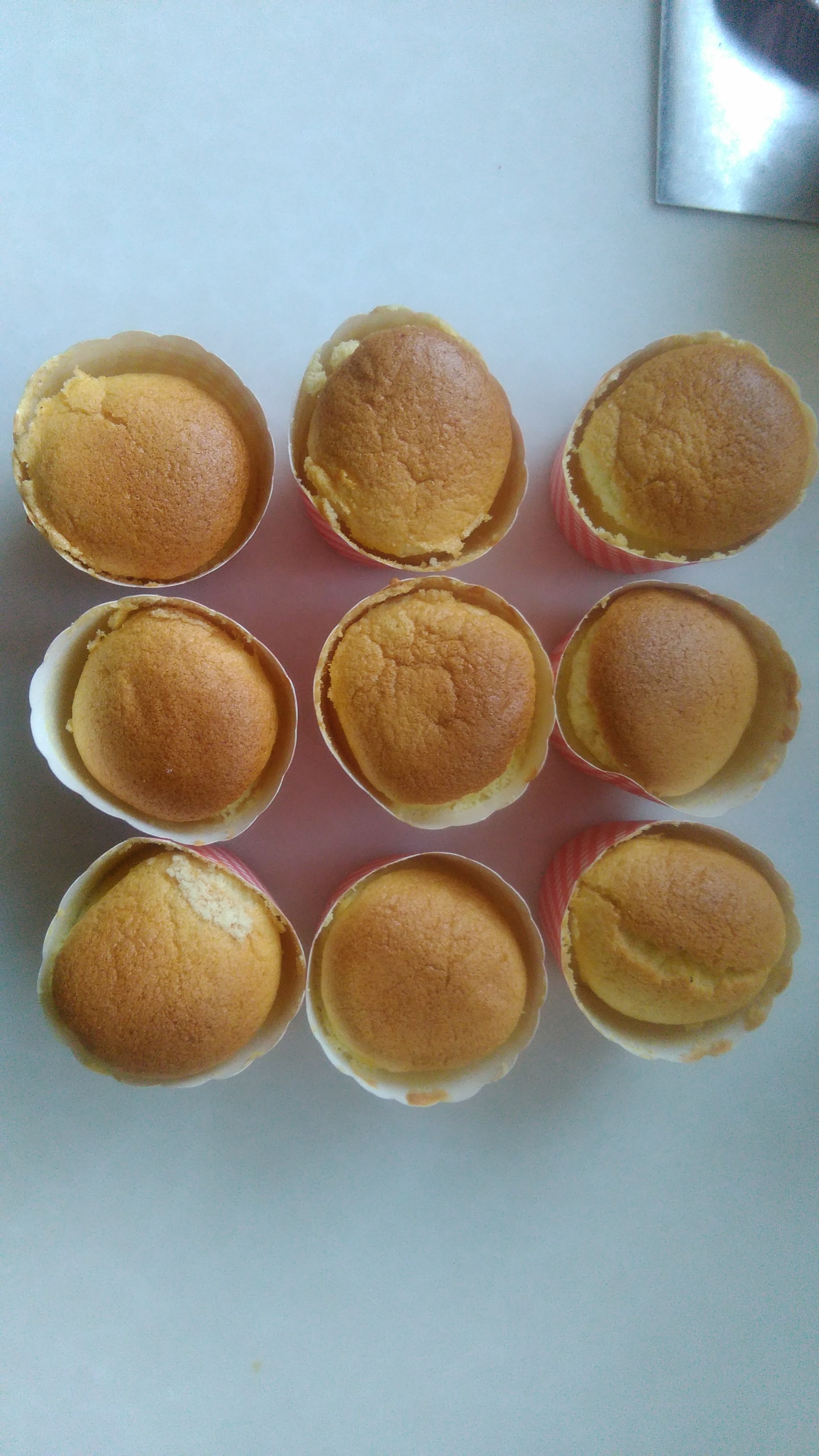 软绵绵戚风纸杯蛋糕