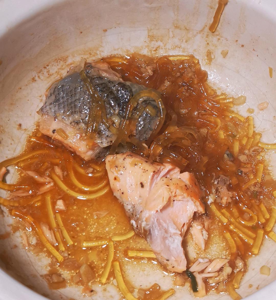 鲑鱼粉丝煲