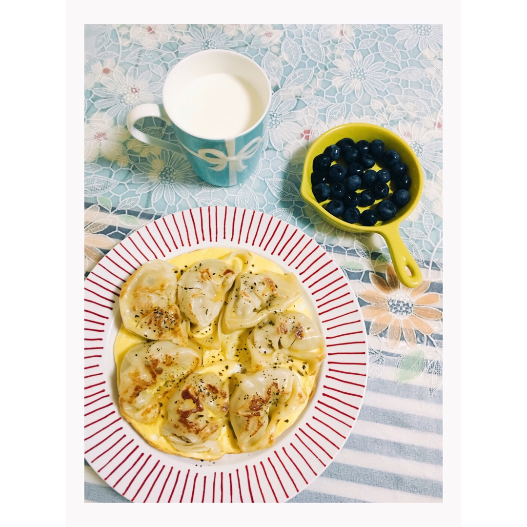 蛋抱煎饺（速冻饺）