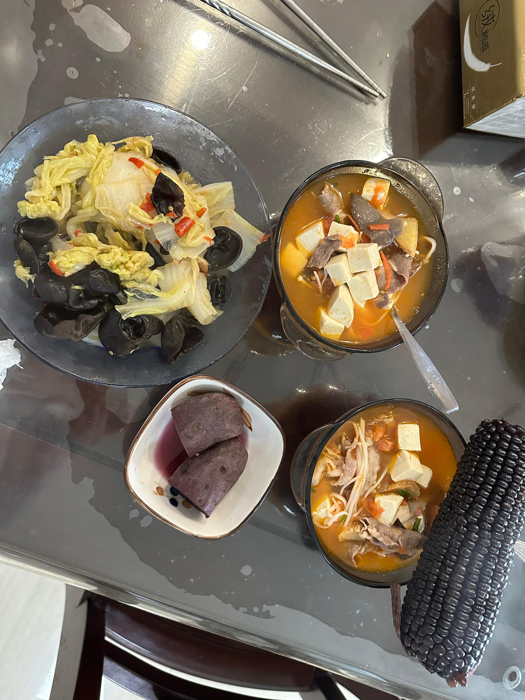 番茄豆腐汤+蚝油生菜