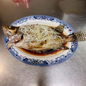 小白也能做出的大餐～清蒸鳜鱼｜马克西姆巴斯克多功能锅的做法 步骤8