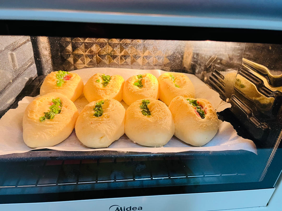 蒜香芝士火腿小吐司🍞超香！无法抗拒的咸口面包