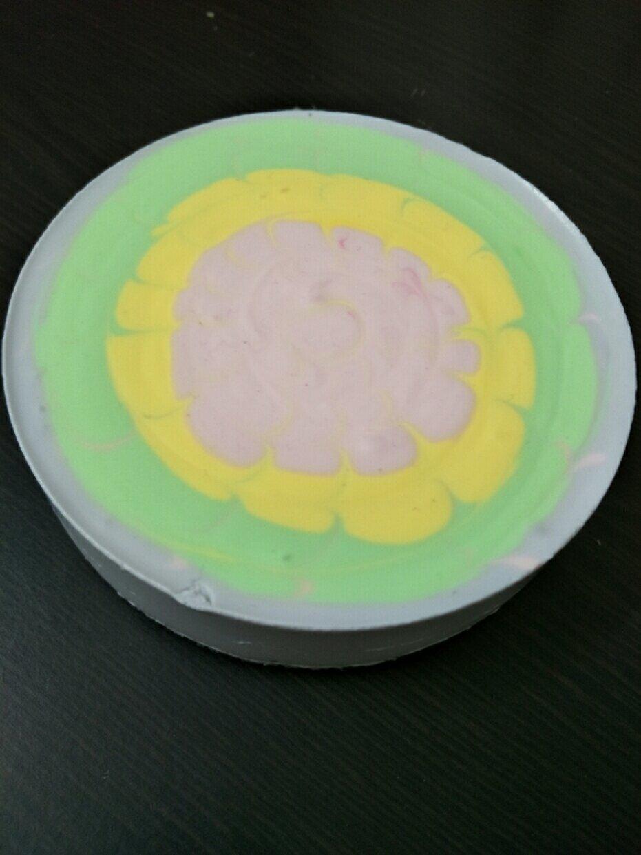 彩虹慕斯蛋糕