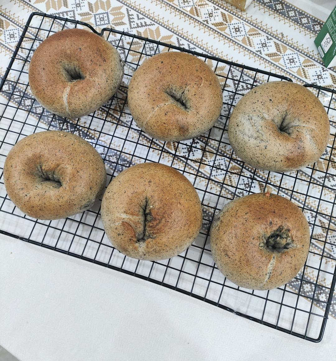 双倍黑芝麻奶酥贝果🥯一起吃养生贝果吧