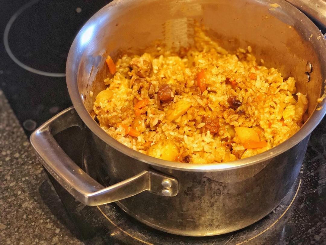 喷香一锅出咖喱牛肉抓饭