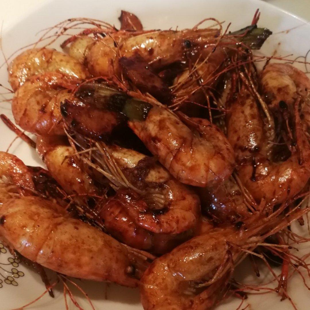 吃完还会继续舔手指的    快手油闷大虾