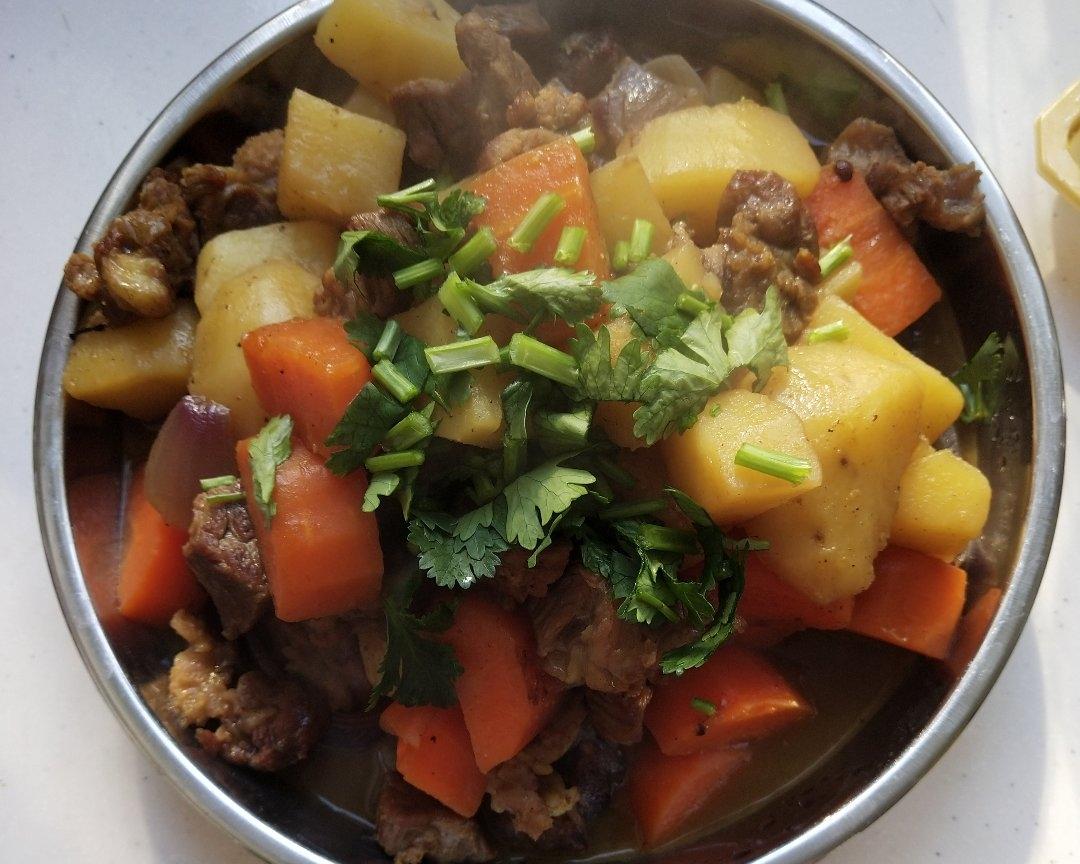 咖喱土豆牛肉的做法