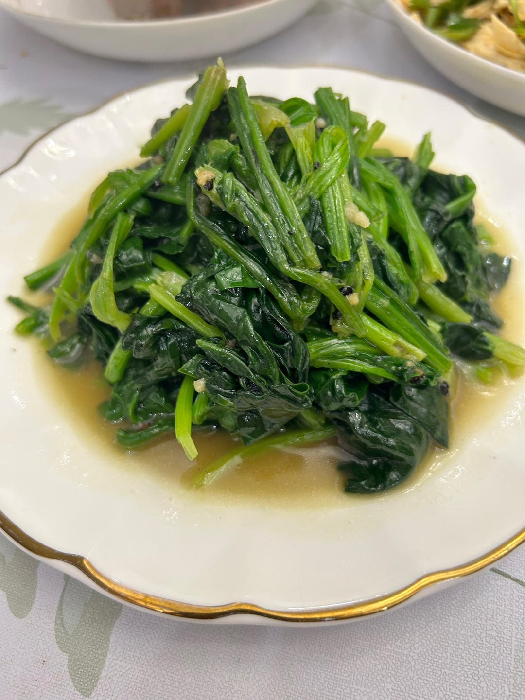 不涩口又嫩的清炒菠菜