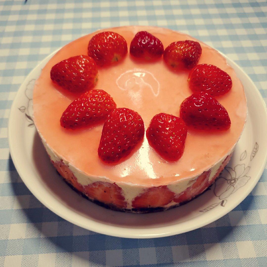 草莓慕斯蛋糕（8寸）