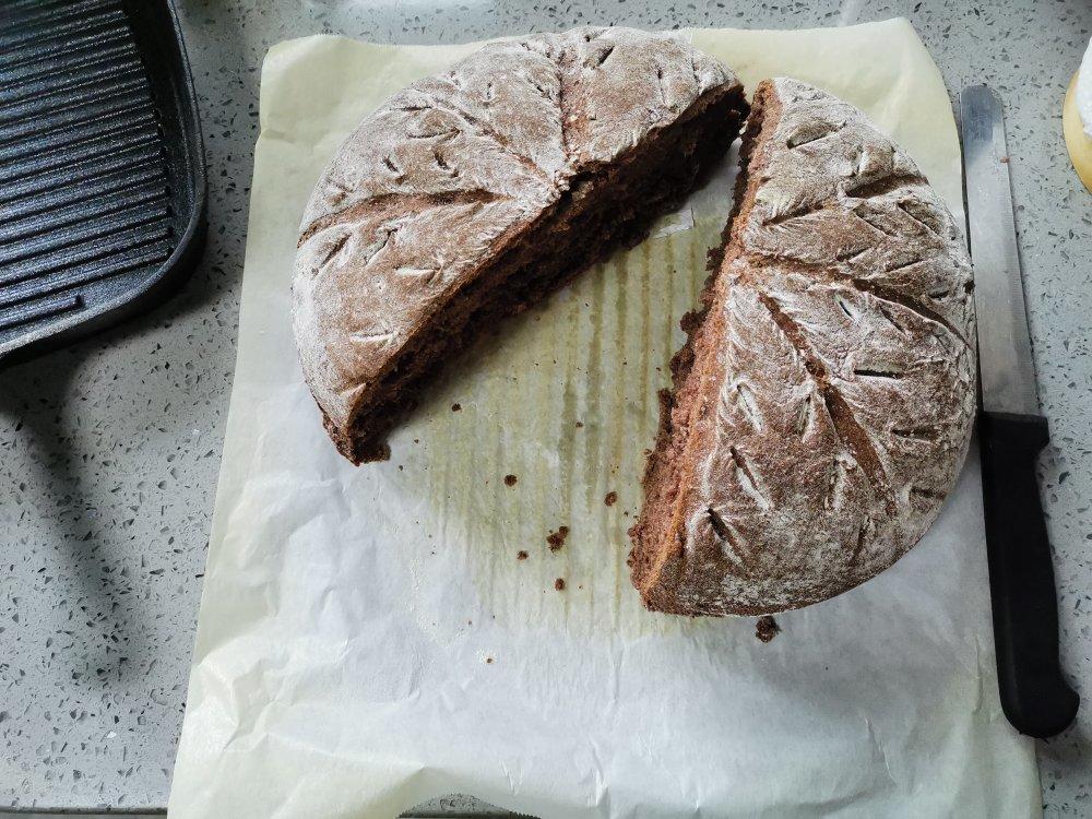 黑全麦面包（家庭、免揉、健康）