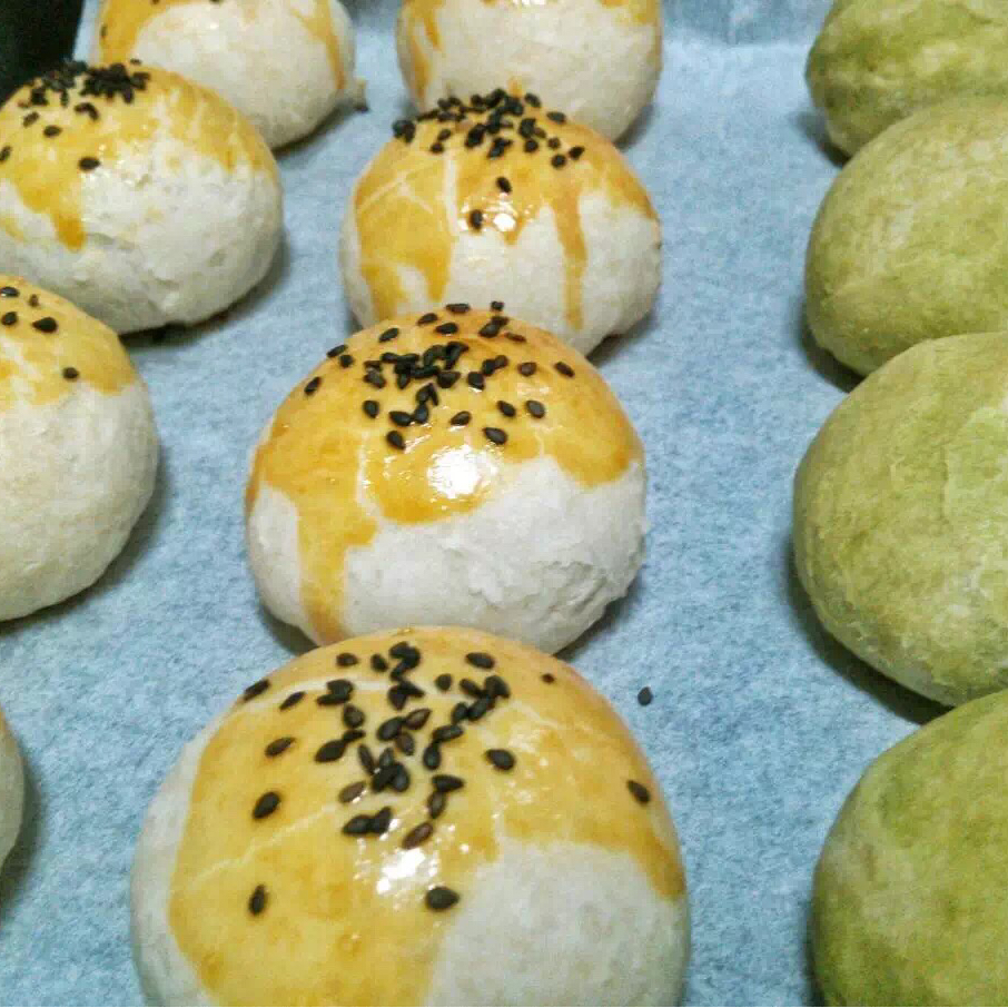 豆沙蛋黄酥
