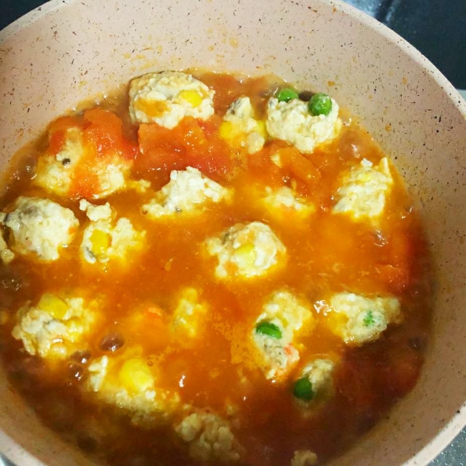 番茄浓汤鸡肉丸