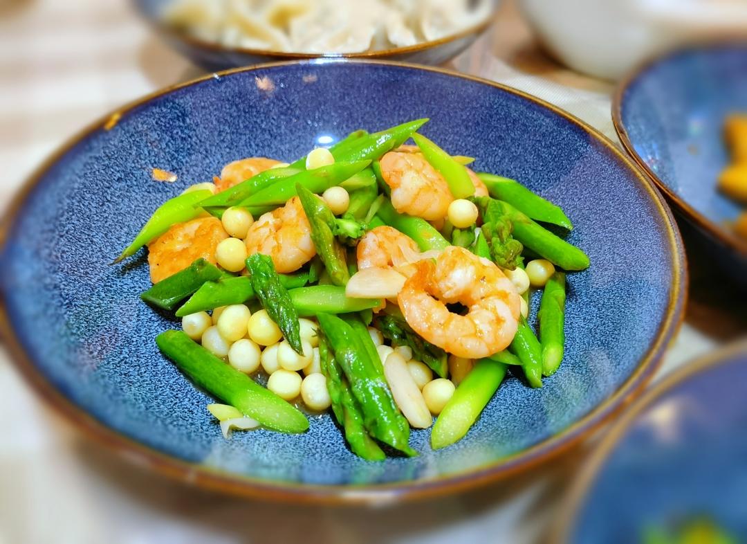 鸡头米芦笋溜虾仁【江南时令美食】