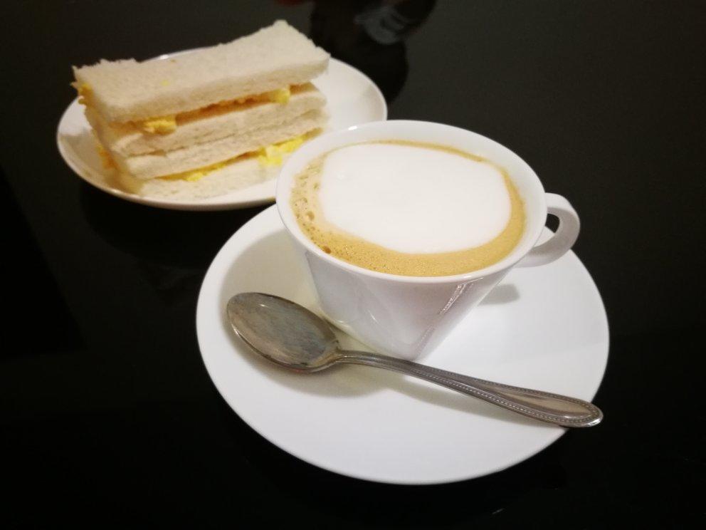 生菜碎蛋三明治