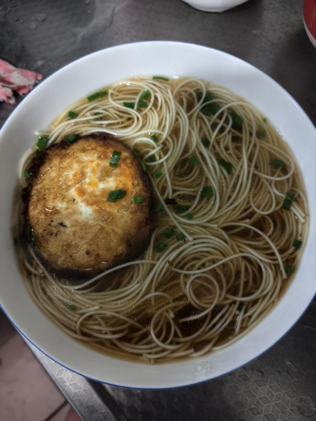 清汤挂面-香而不腻，方便快捷