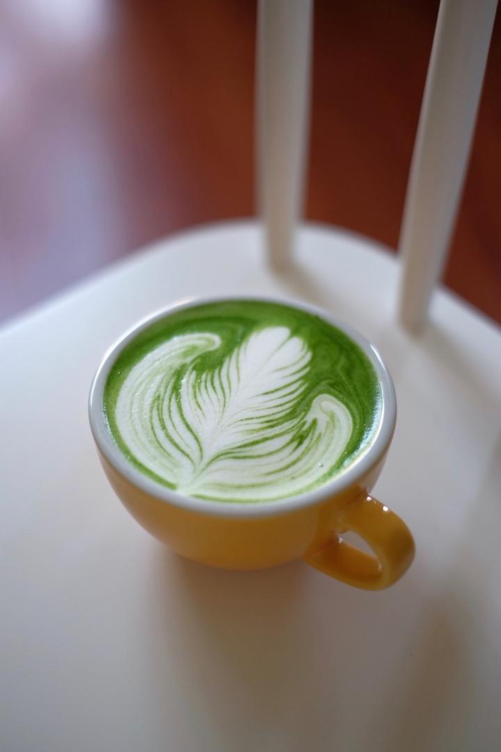 抹茶热拿铁 matcha latte