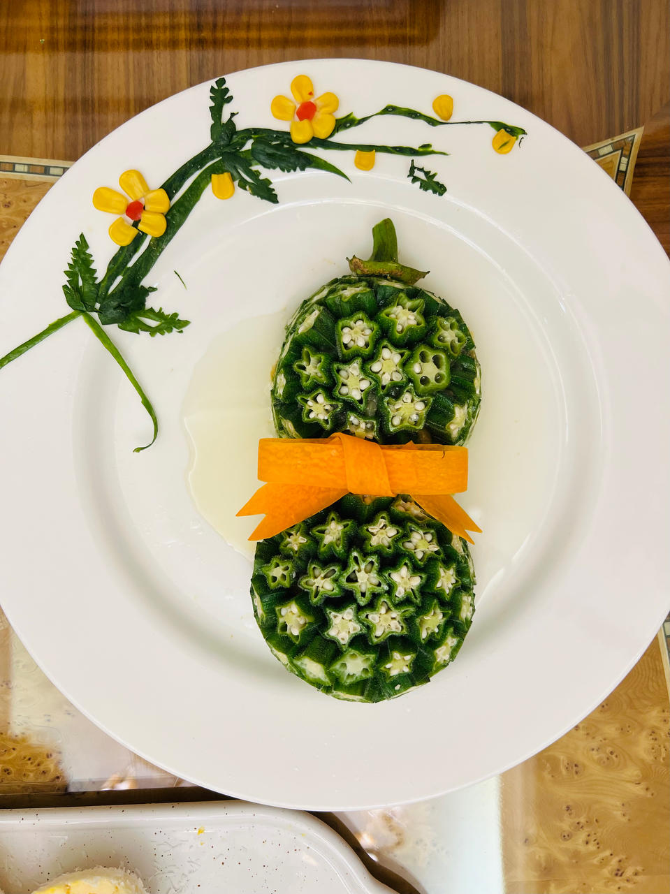 这绝对是秋葵颜值最高的做法，好看又好吃，端上桌最先光盘