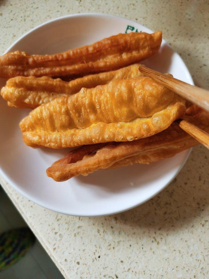 酥软小油条（早餐）