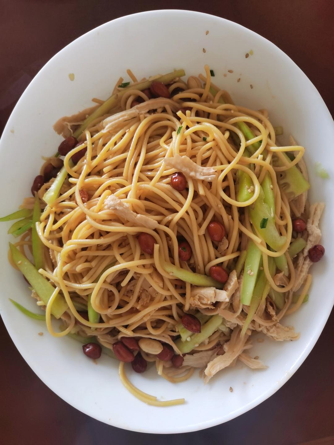 🥒鸡丝凉面
