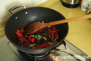 红薯粉丝煲 Glass Noodle Hotpot的做法 步骤2