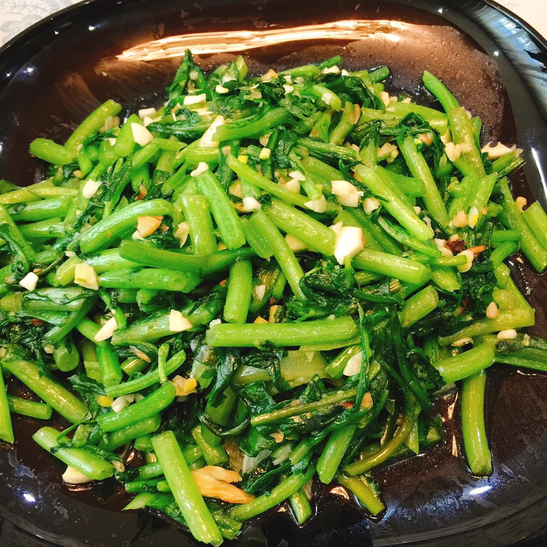清炒蒿子秆