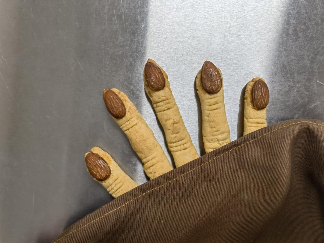 女巫手指饼干最简单快手的做法，超级酥脆！万圣节卖萌版