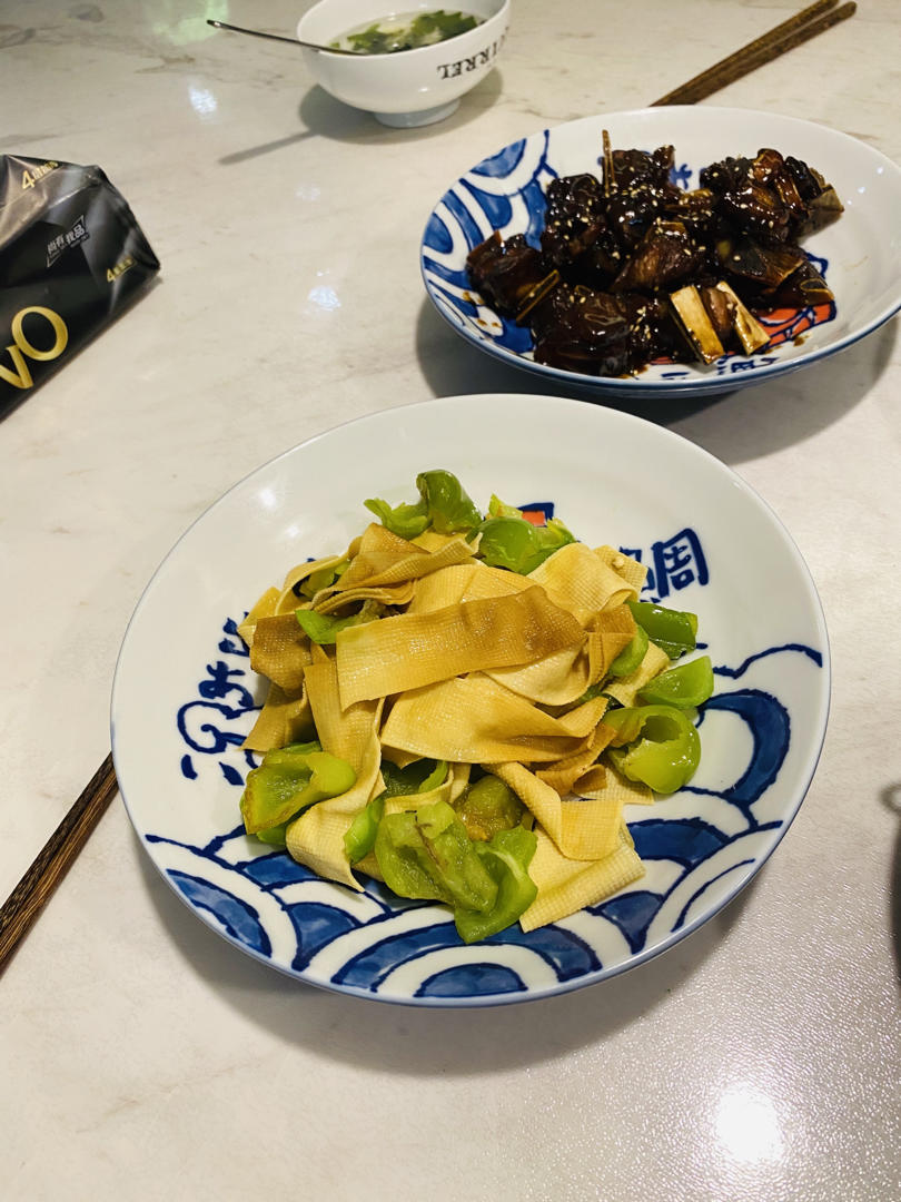 小美版青椒干豆腐