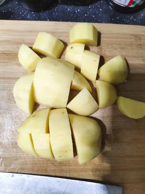 泡菜脊骨土豆汤的做法 步骤3