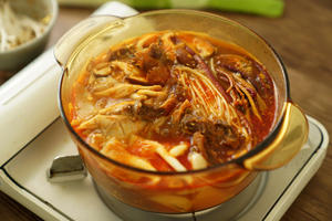 韩餐店里的辣牛肉汤的做法 步骤9