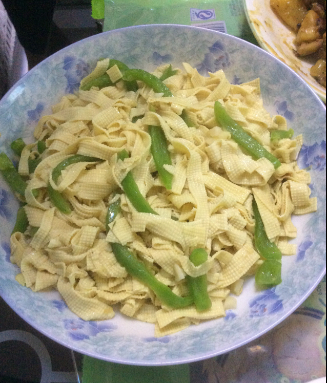 青椒豆腐皮炒肉丝