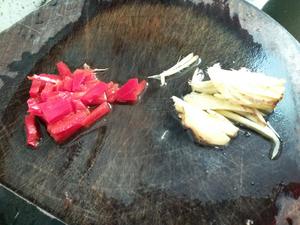 超级下饭菜——萝卜干炒螺肉的做法 步骤3