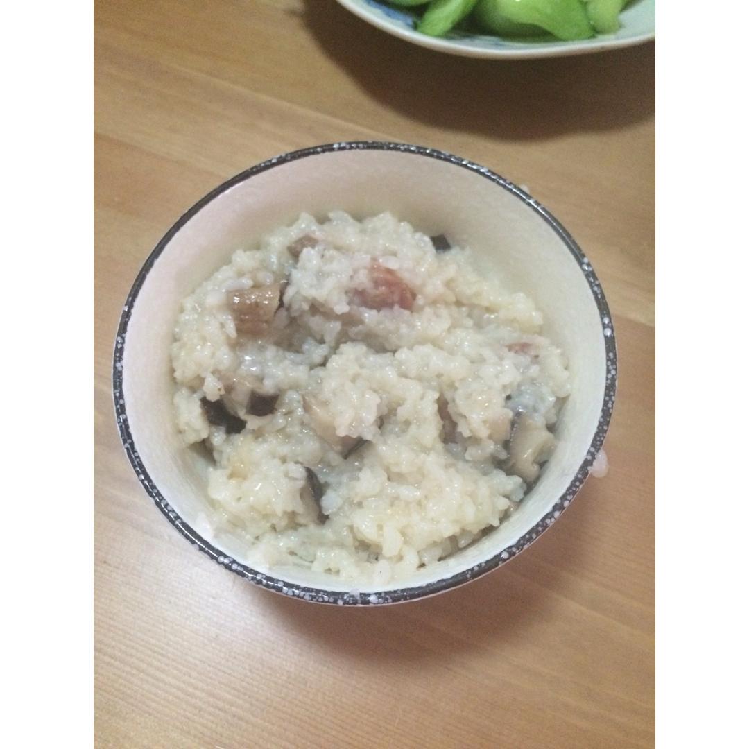 电饭锅版香菇腊肠饭