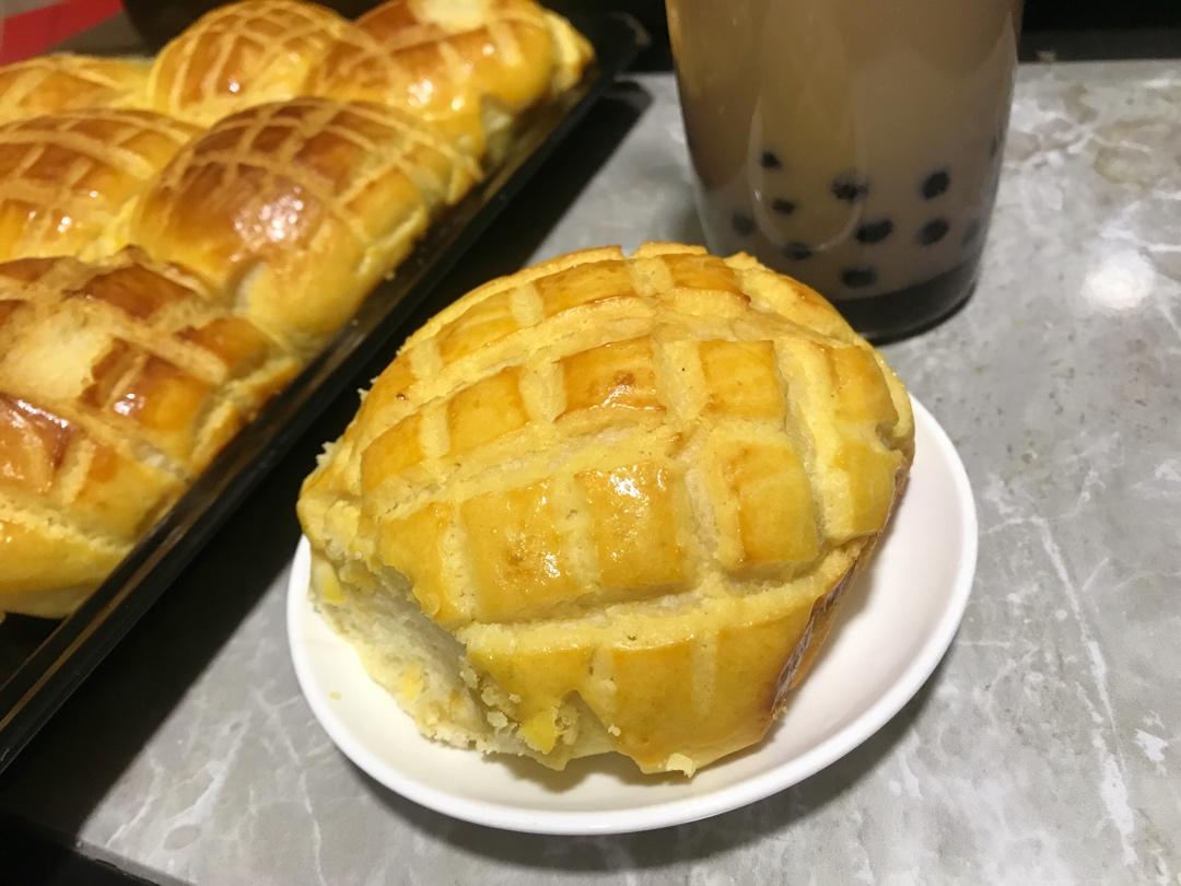 好吃到炸裂的港式菠萝包（附带制作酥皮的小视频）