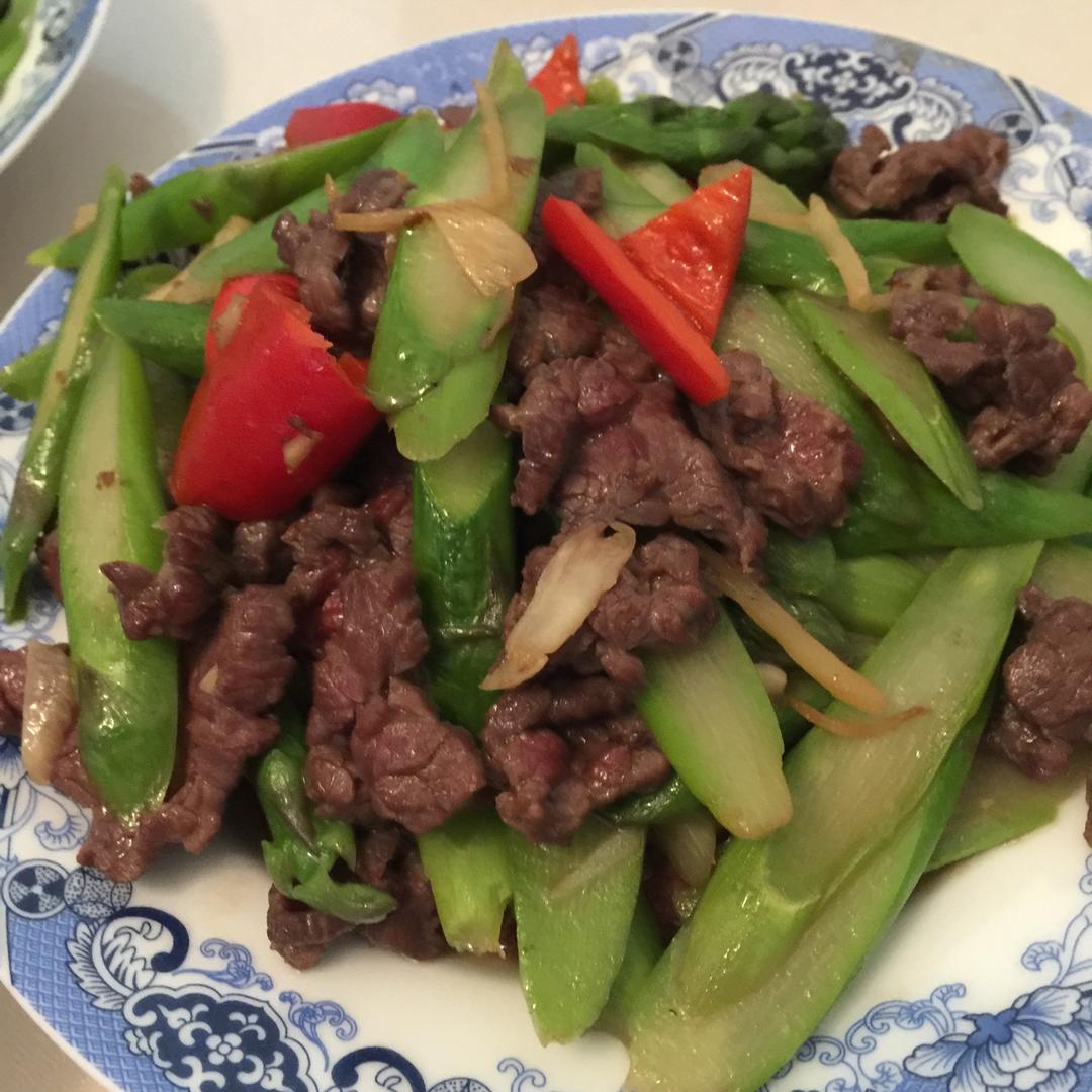 芦笋炒牛肉