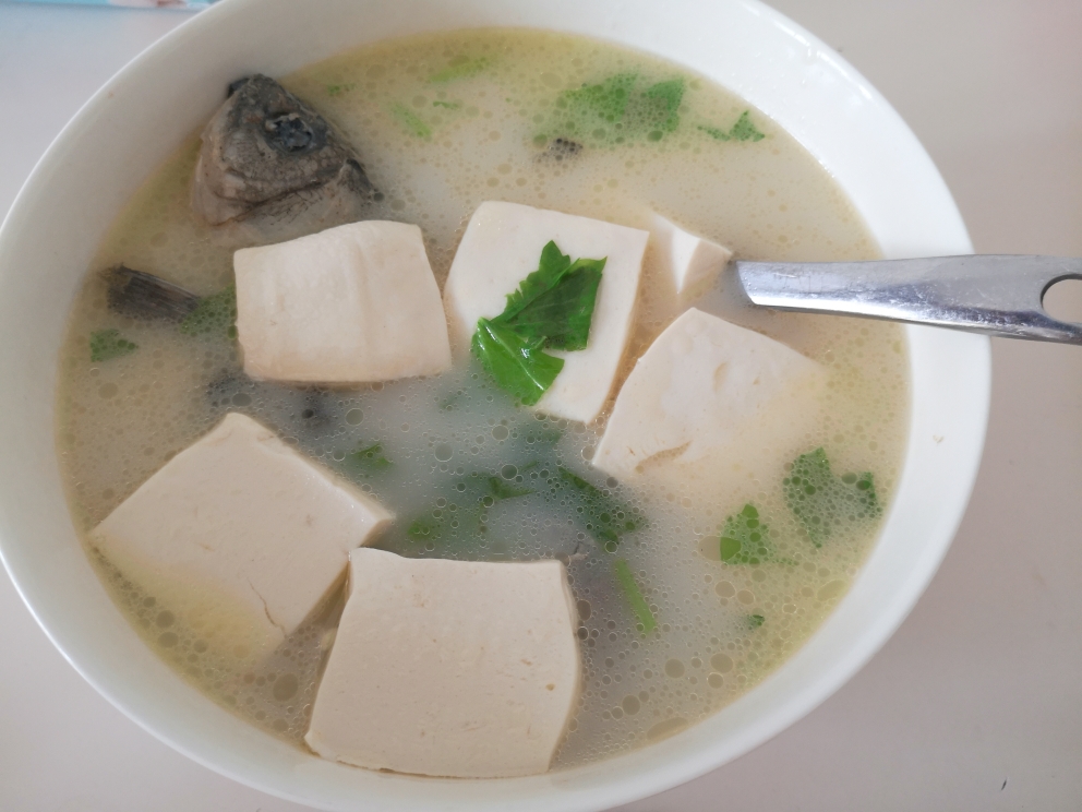 春天补钙首选—鲫鱼豆腐汤的做法