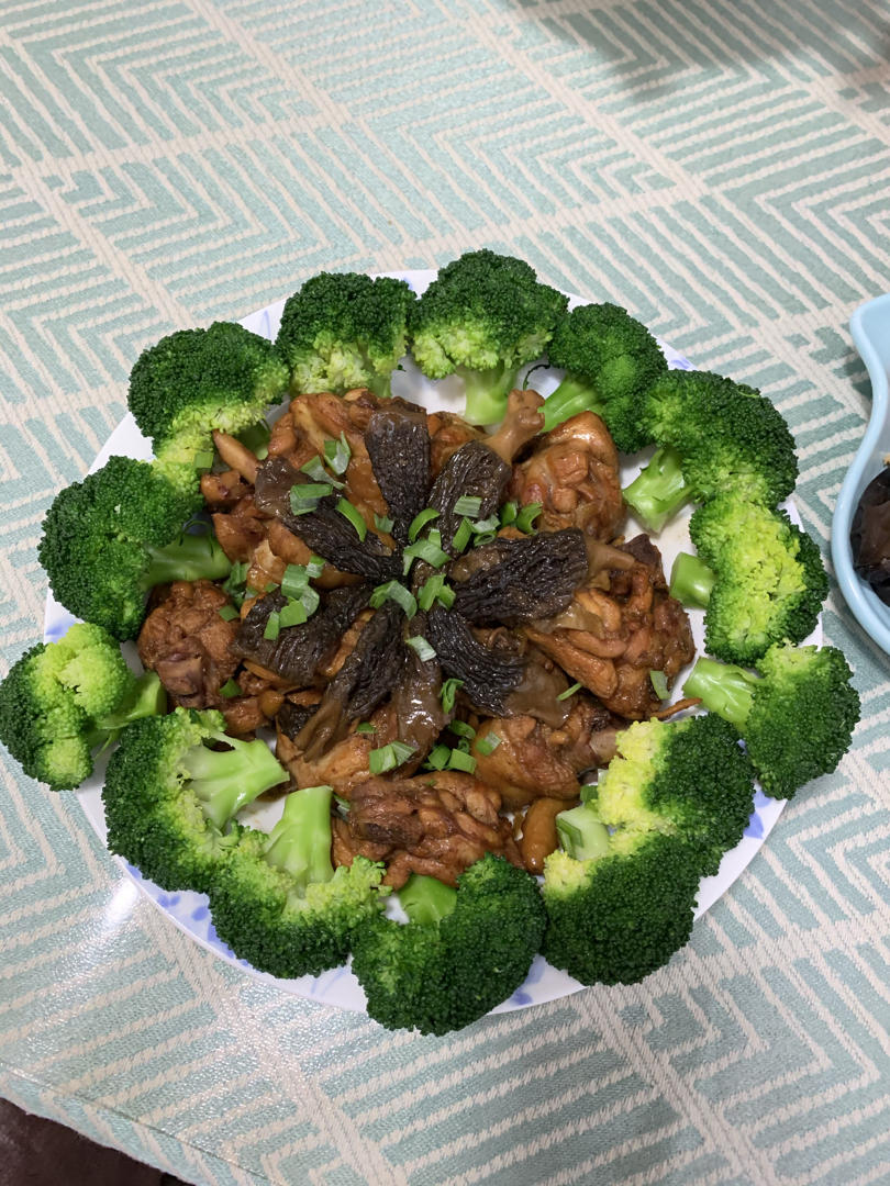 羊肚菌焖鸡