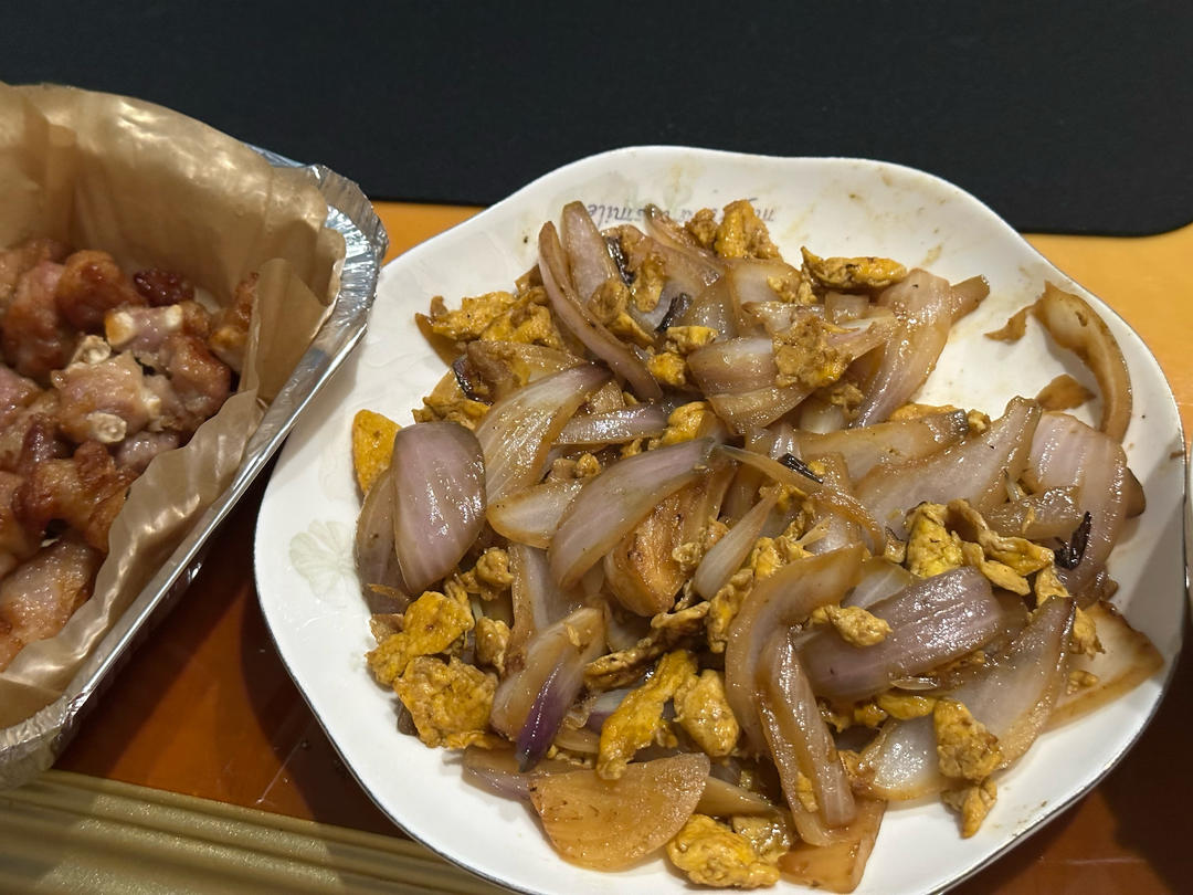 降压防癌的好食材  洋葱炒鸡蛋